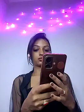 Your-Kitkat online show from November 15, 2025, 6:23 pm