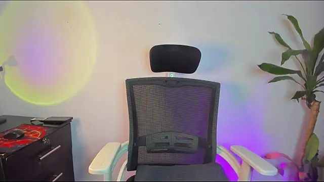 Snapshot of Rosaly_Rodman chatting on November 13, 2025, 7:07 pm Rosaly Rodman online show from November 13, 2025, 7:07 pm