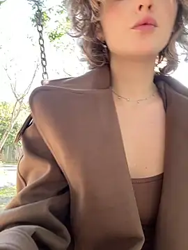 Snapshot of KellyKeler chatting on September 28, 2025, 11:39 am KellyKeler online show from September 28, 2025, 11:39 am