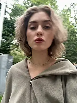 Snapshot of KellyKeler chatting on September 18, 2025, 12:52 pm KellyKeler online show from September 18, 2025, 12:52 pm