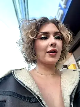 Snapshot of KellyKeler chatting on November 28, 2025, 12:27 pm KellyKeler online show from November 28, 2025, 12:27 pm