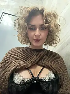 Snapshot of KellyKeler chatting on October 8, 2025, 1:56 pm KellyKeler online show from October 8, 2025, 1:56 pm