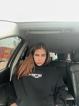 AllieYourGirl online show from October 25, 2025, 5:35 pm