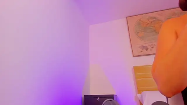 Snapshot of kitty_sweeety_ chatting on October 25, 2025, 12:39 pm kitty sweeety online show from October 25, 2025, 12:39 pm