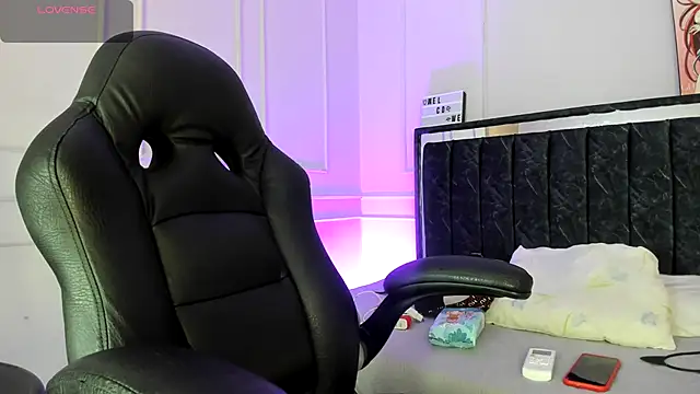 Snapshot of SwettRenata_ chatting on November 6, 2025, 11:58 am SwettRenata online show from November 6, 2025, 11:58 am