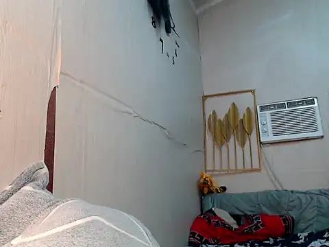 ladyhotcuming online show from February 26, 2026, 4:07 pm