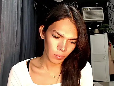 ladyhotcuming online show from June 16, 2026, 8:20 pm