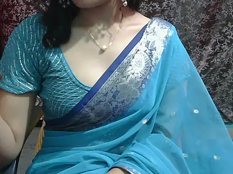 Snapshot of lovely_soniya chatting on July 2, 2026, 5:35 am lovely soniya online show from July 2, 2026, 5:35 am