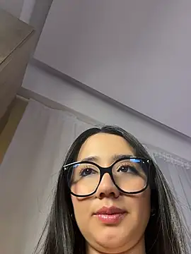 Snapshot of Michelle_Zoe chatting on May 23, 2026, 10:31 pm Michelle Zoe online show from May 23, 2026, 10:31 pm