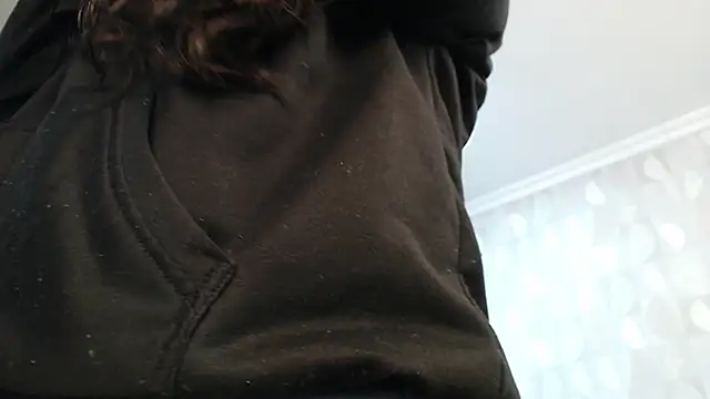 Snapshot of elamurray chatting on September 11, 2025, 11:10 am elamurray online show from September 11, 2025, 11:10 am