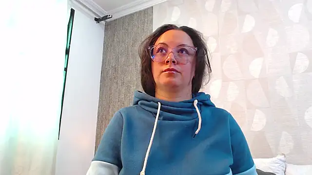 Snapshot of elamurray chatting on September 17, 2025, 11:23 am elamurray online show from September 17, 2025, 11:23 am