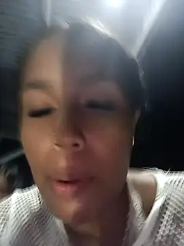 Snapshot of Fernanda30 chatting on September 23, 2025, 4:41 am Fernanda30 online show from September 23, 2025, 4:41 am