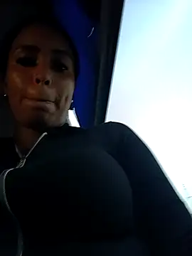 Snapshot of Fernanda30 chatting on October 25, 2025, 10:10 pm Fernanda30 online show from October 25, 2025, 10:10 pm