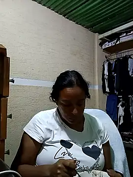 Snapshot of Fernanda30 chatting on November 28, 2025, 3:34 pm Fernanda30 online show from November 28, 2025, 3:34 pm