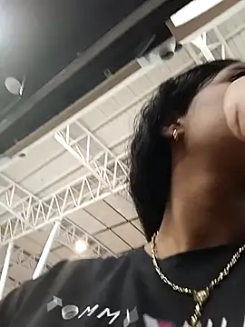 Snapshot of Fernanda30 chatting on October 24, 2025, 5:56 pm Fernanda30 online show from October 24, 2025, 5:56 pm