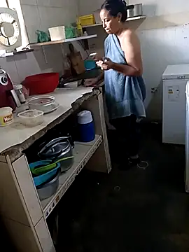 Snapshot of Fernanda30 chatting on November 14, 2025, 3:37 pm Fernanda30 online show from November 14, 2025, 3:37 pm