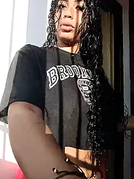 Snapshot of Fernanda30 chatting on November 26, 2025, 11:43 am Fernanda30 online show from November 26, 2025, 11:43 am