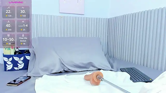 franceska milf online show from March 5, 2026, 12:35 pm