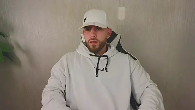 Snapshot of Ades_Lowe chatting on November 1, 2025, 12:21 pm Ades Lowe online show from November 1, 2025, 12:21 pm