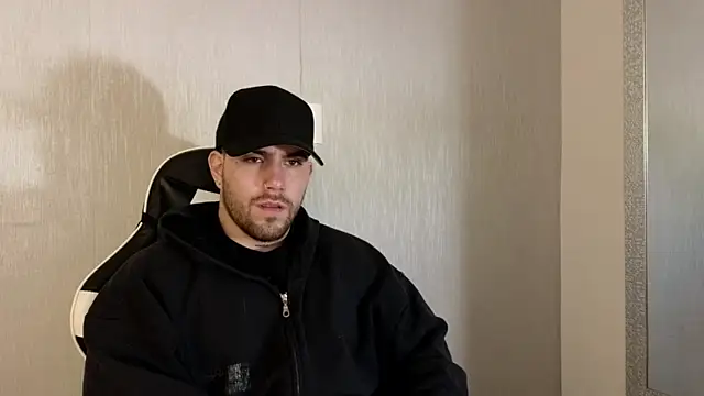 Snapshot of Ades_Lowe chatting on October 3, 2025, 11:56 am Ades Lowe online show from October 3, 2025, 11:56 am