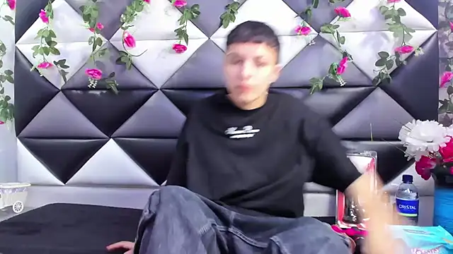 Snapshot of Megan_Thompson_ chatting on September 21, 2025, 2:17 am Megan Thompson  online show from September 21, 2025, 2:17 am