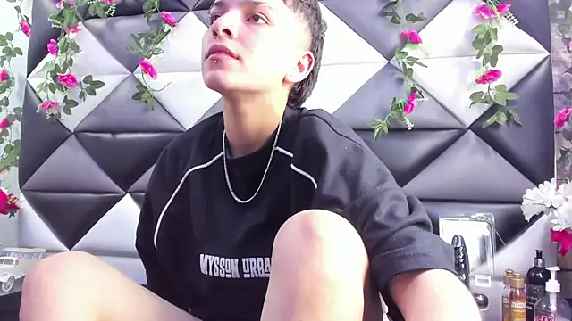 Snapshot of Megan_Thompson_ chatting on October 5, 2025, 2:13 am Megan Thompson  online show from October 5, 2025, 2:13 am