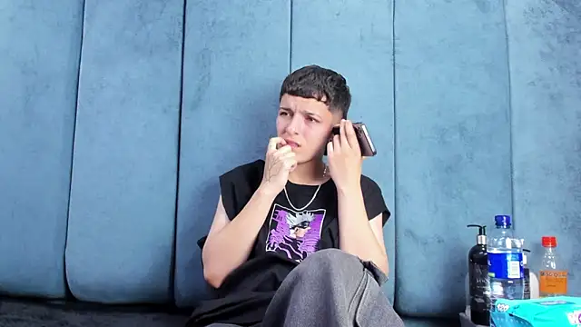 Megan Thompson  online show from March 5, 2026, 2:08 am