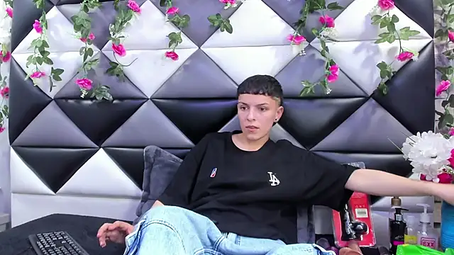 Snapshot of Megan_Thompson_ chatting on September 11, 2025, 2:11 am Megan Thompson  online show from September 11, 2025, 2:11 am