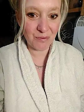 Snapshot of Bouncy-Bella28X chatting on October 30, 2025, 8:34 am Bouncy-Bella28X online show from October 30, 2025, 8:34 am