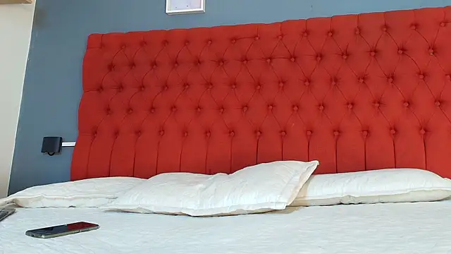 keyla mejia online show from December 21, 2025, 12:07 pm