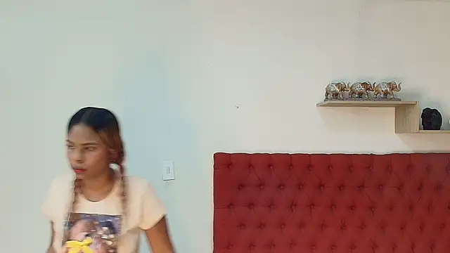 Snapshot of keyla_mejia chatting on October 31, 2025, 12:02 pm keyla mejia online show from October 31, 2025, 12:02 pm