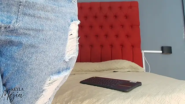 keyla mejia online show from January 10, 2026, 12:00 pm