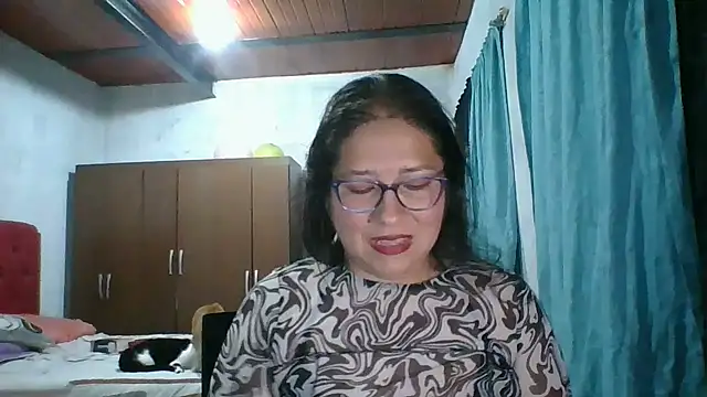 Snapshot of scarlett_widow_ chatting on September 27, 2025, 3:56 am scarlett widow online show from September 27, 2025, 3:56 am