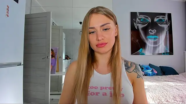 MashaFromRussia   online show from October 13, 2025, 10:28 am