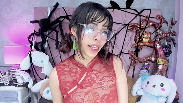 ZarahQueen online show from October 18, 2025, 7:32 am