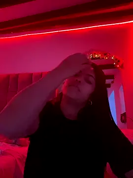 Isis dolce online show from October 2, 2025, 2:42 pm