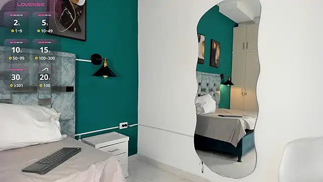 tamara lovv online show from November 29, 2025, 12:16 pm