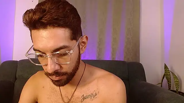 Snapshot of ReyPablo1 chatting on September 19, 2025, 11:42 pm ReyPablo1 online show from September 19, 2025, 11:42 pm