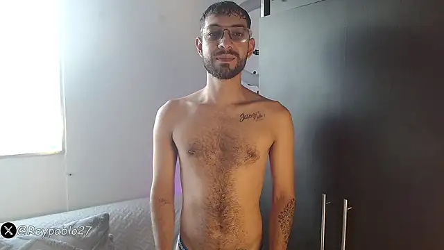 ReyPablo1 online show from April 18, 2026, 9:59 pm