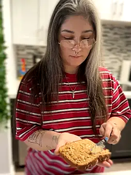 Snapshot of Alix_Valentine chatting on September 25, 2025, 8:37 pm Alix Valentine online show from September 25, 2025, 8:37 pm