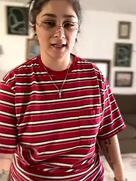 Snapshot of Alix_Valentine chatting on October 28, 2025, 5:34 pm Alix Valentine online show from October 28, 2025, 5:34 pm