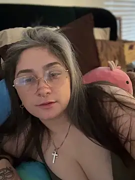 Snapshot of Alix_Valentine chatting on November 21, 2025, 3:44 pm Alix Valentine online show from November 21, 2025, 3:44 pm