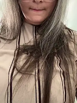 Snapshot of Alix_Valentine chatting on October 7, 2025, 8:32 pm Alix Valentine online show from October 7, 2025, 8:32 pm