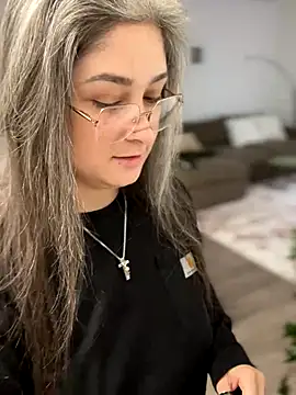 Snapshot of Alix_Valentine chatting on September 13, 2025, 1:44 pm Alix Valentine online show from September 13, 2025, 1:44 pm