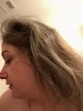 Snapshot of Alix_Valentine chatting on November 17, 2025, 7:18 pm Alix Valentine online show from November 17, 2025, 7:18 pm