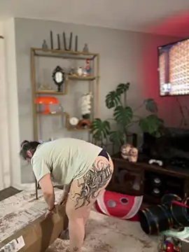 Snapshot of Alix_Valentine chatting on December 2, 2025, 12:00 am Alix Valentine online show from December 2, 2025, 12:00 am