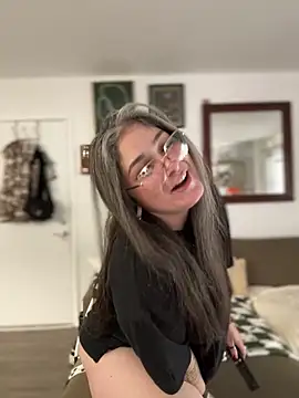 Snapshot of Alix_Valentine chatting on November 26, 2025, 5:24 pm Alix Valentine online show from November 26, 2025, 5:24 pm