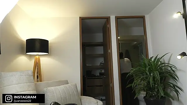 DeusbelliS online show from April 13, 2026, 11:20 pm