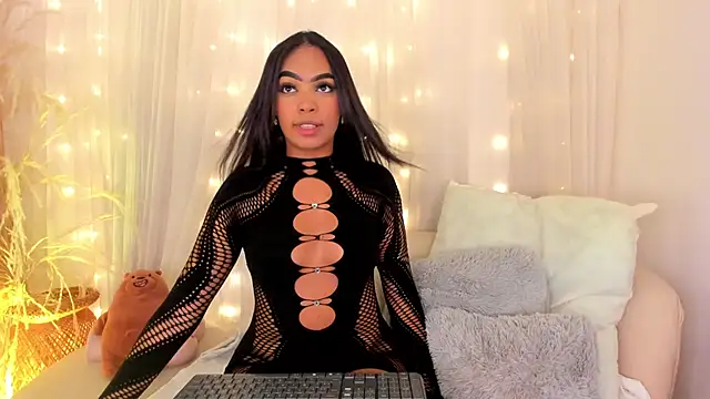 Snapshot of Violett030 chatting on December 3, 2025, 3:51 am Violett030 online show from December 3, 2025, 3:51 am