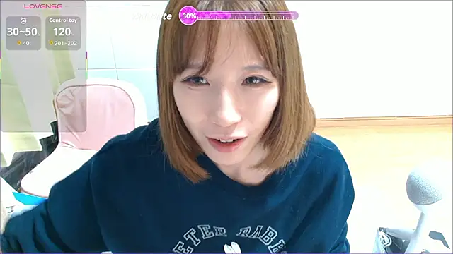 Snapshot of M_Remika chatting on November 25, 2025, 5:24 pm M Remika online show from November 25, 2025, 5:24 pm